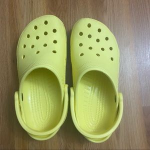 Classic yellow womens crocs size 7